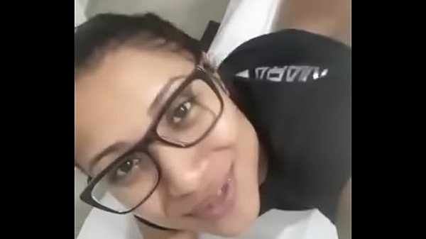 Moreninha Gostosa Depilando o Cuzinho pros Clientes caiu no xvideos