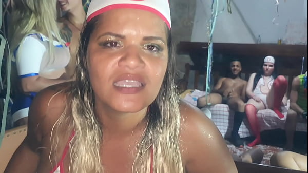 Mulheres Nuas Desfilando No Carnaval