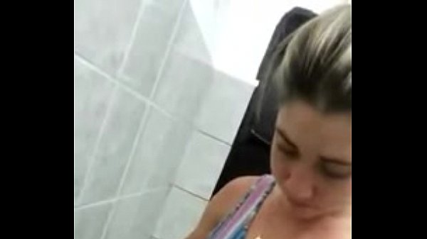 Vídeo Pornô Mulher Baixinha Traindo Marido Na Academia