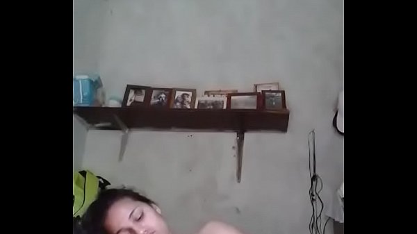 Asiática Peituda Exibindo As Tetas Na Webcam