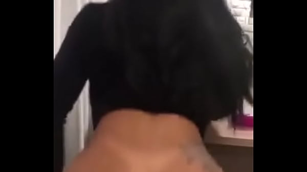 Porno Negra Sentando No Pau Deslizando