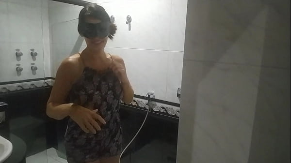 Vídeo De Mulher Pelada Tomando Banho