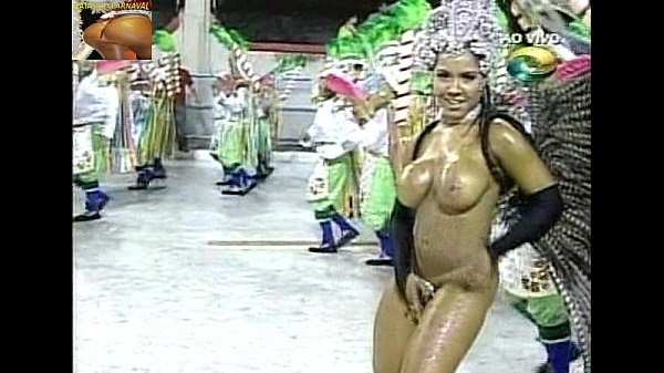 Desfile De Mulheres No Carnaval Nua