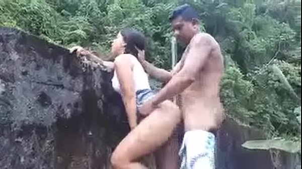 Duas Gostosas Peitudas Fazendo Sexo Gostoso Na Rua