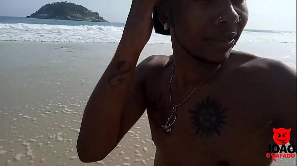 Mulheres Nuas Na Praia De Nudismo