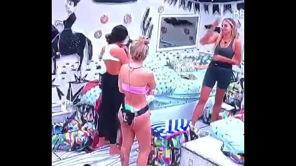 Pagando Peitinho No Bbb