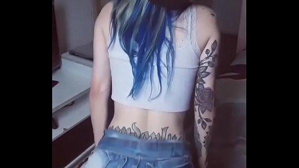 Novinha Dançando De Short Jeans