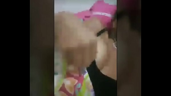 Exibindo a prima novinha no Periscope