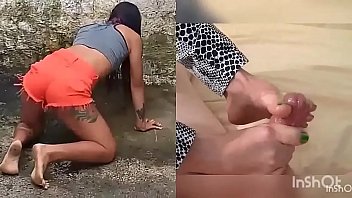 Novinha centando com pezinho