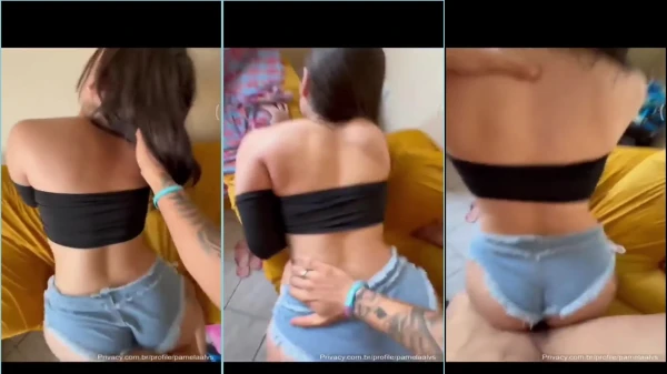 Morena sensual com um bundão espetacular fazendo sexo