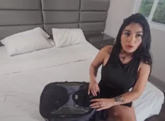 Esposa sarada surpreendendo o marido com um delicioso bom dia