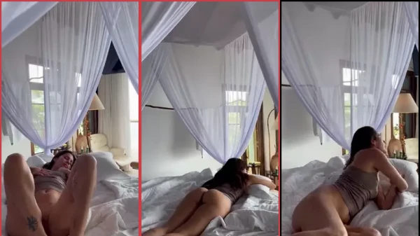 Fernanda Mota Farhat sem roupa na cama exibindo sua buceta atraente