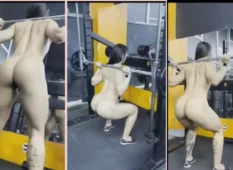 Amira Daher sem roupa fazendo exercícios e exibindo bumbum