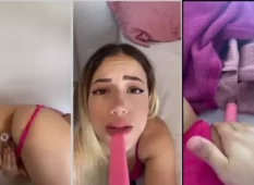 Julia Beatriz se divertindo muito com seu vibrador durante a masturbação no xvideos