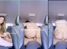 Vídeo pornô de Jana Jenner se divertindo no banco de trás do carro com seu parceiro